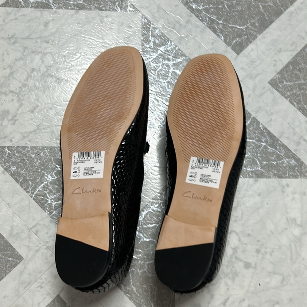 Clarks Black Patent Croc Embossed Loafers with Gold Detail - Picture 3 of 5